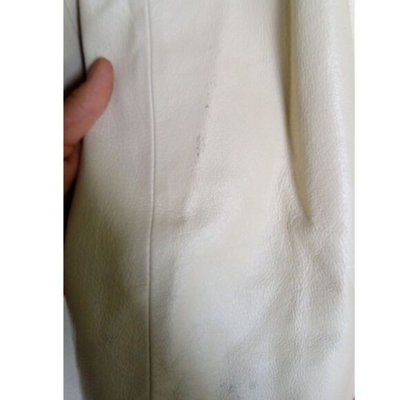 White - Picture 11 of 11